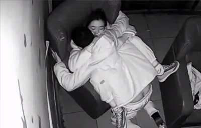 di-net-dem-cung-em-nguoi-yeu-trong-phong-vip